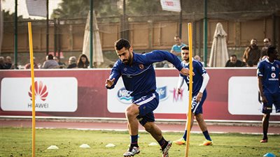 عبدالله السعيد يؤدي تدريبات تأهيلية