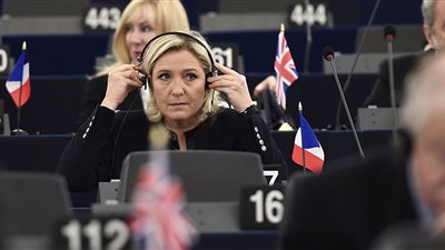 لجنة البرلمان الأوروبى ترفع الحصانة عن 