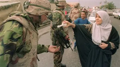 28 فبراير 1991.. احتفال الكويت بتحرير العاصمة ونهاية حرب الخليج (صور)