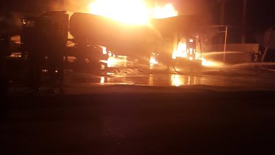  السيطرة على حريق هائل في سيارة نقل مواد بترولية بمحطة وقود بالغربية