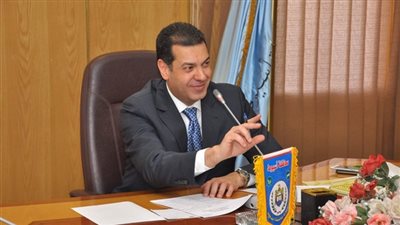 نقل موقف للسرفيس بعيدًا عن الكتلة السكنية بمنفلوط وإنشاء 250 باكية للباعة الجائلين