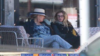 جوليا روبرتس تخطف الأنظار في شوارع ماليبو (صور)