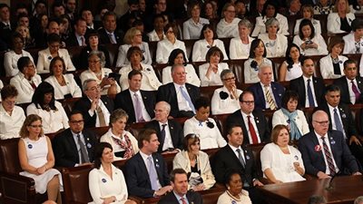 لماذا ارتدت عضوات الحزب الديمقراطي 