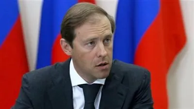 نائب وزير الصناعة الروسي يصل إلى القاهرة