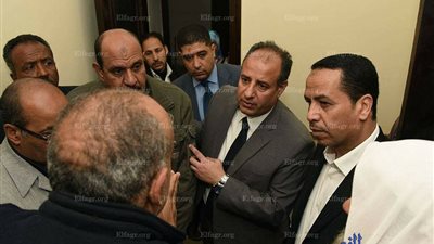 محافظ الإسكندرية يكلف بتوزيع 4 آلاف بطاقة تموين على أهالي العامرية (صور) 