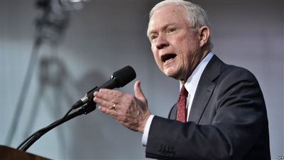 مطالب باستقالة وزير العدل الأمريكي لعدم كشفه عن لقائه بالسفير الروسي