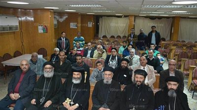 محافظ بورسعيد يستقبل 21 من أسر النازحين من العريش