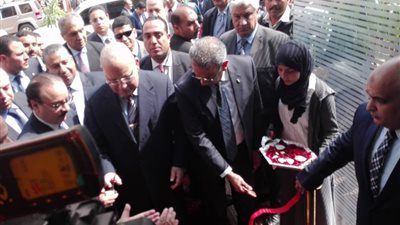 وزيرا الاتصالات والعدل يفتتحان مركز الخدمات التكنولوجية المتكاملة بالأسمرات