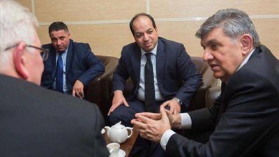 معيتيق يلتقي المبعوث الشخصي للرئيس الروسي