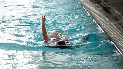 احذر.. نتائج مقلقة لارتفاع نسبة البول في أحواض السباحة !