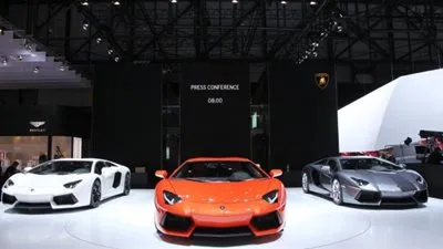 التجارة تستدعي جميع نسخ لامبورغيني أفينتادور المباعة في السعودية