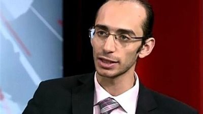 محمد عبد العزيز: 