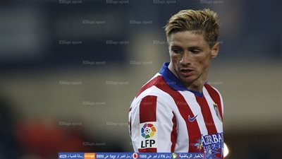 شاهد.. سقوط عنيف ومروع  لفرناندو توريس أمام ديبورتيفو لاكورونا وإغماءة (فيديو)