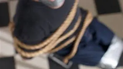 صحفي الفيوم يروي تفاصيل اختطافه وإكراهه على توقيع إيصالات أمانة