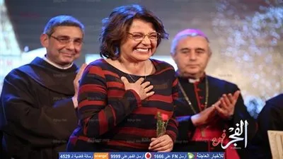 منح رجاء حسين وحنان سليمان شهادتي تقدير في ختام 