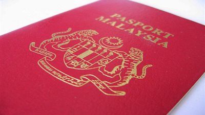 احتجاز 126 طالبا ماليزيا بحوزتهم تأشيرات غير صالحة