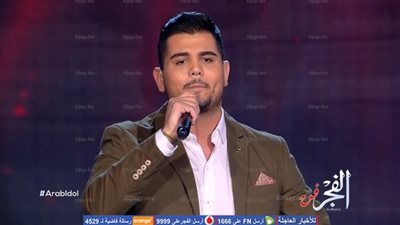 أمير دندن يزور قبر غسان كنفاني ويعلق: رحلت جسدًا وبقيت فينا روحًا وفكرًا  (صورة)