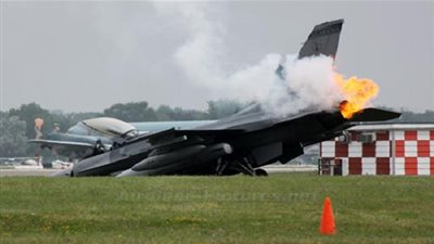 والي الإسكندرون: أنباء عن نجاة الطاقم الطائرة المنكوبة