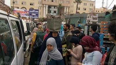 إضراب سائقي خط طنطا كفرالزيات بسبب سحب الرخص (صور)