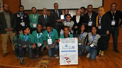 طلاب السويس يحصلون على المركز الأول بمسابقة VEX Robotics في الوطن العربي  (صور)
