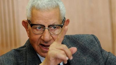 مكرم محمد أحمد: 