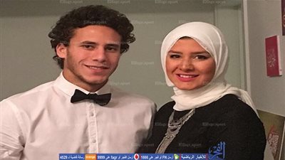 رمضان صبحى يهنئ زوجته بعيد ميلادها (صورة)