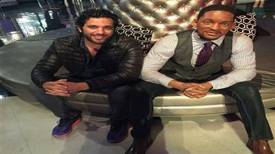 حسن الرداد ينشر صورته مع  النجم العالمي ويل سميث