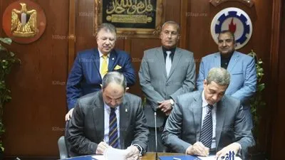 محافظة السويس توقع برتوكول مع جهاز حماية المستهلك لفتح فرع جديد لها (صور)