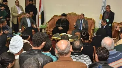 محافظ أسيوط يستقبل 23 أسرة قبطية وافدة من العريش ويوجه بتوفير كافة أوجه الدعم لهم (صور)