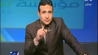 برنامج كتابى الأزرق يعرض فيديوهات حصرية لتوزيع المخدرات بالشوارع