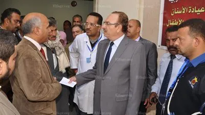 محافظ بني سويف يفاجئ المستشفى العام (صور)
