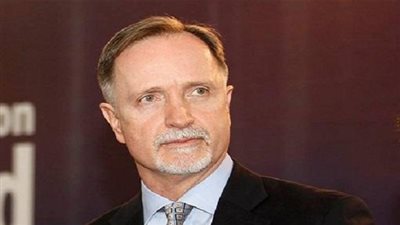 عاجل.. وصول السفير الأمريكي لمطار الأقصر الدولي