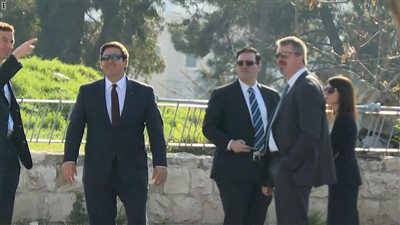 عضو بالكونجرس يتفقد الموقع المحتمل في القدس للسفارة الأمريكية (فيديو)