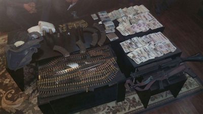 تفاصيل تصفية أخطر بؤرة إجرامية في القاهرة الجديدة.. وضبط ترسانة أسلحة وذخائر (صور) 