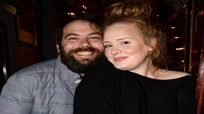 أخيرًا.. أديل تؤكد زواجها من سيمون كونيكي