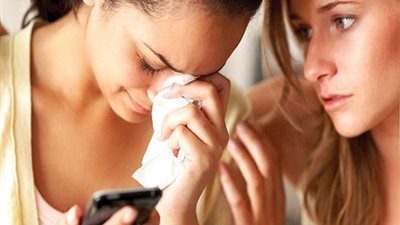 آخر الرجال الأندال.. رجل يبتز زوجته بـ