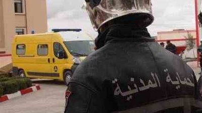 إصابة سائق وتفحم سيارته النقل عقب انقلابها بالقرب من برج العرب