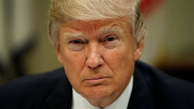 ترامب يلغى أية إشارة للمسيحيين بقانون الهجرة الجديد