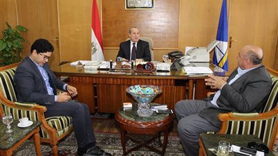 تفاصيل  لقاء محافظ دمياط ومدير أمن شركة  