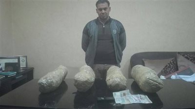 ضبط 12 كيلو جراما مواد مخدرة بحوزة عاطل في دمياط 