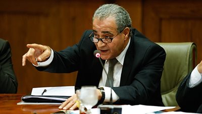 وزير التموين ضيف أسامة كمال في 