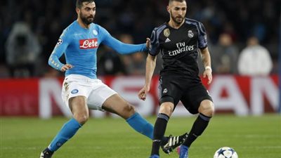 بنزيمة يسدد في الشباك الخارجية لمرمي نابولي (فيديو)