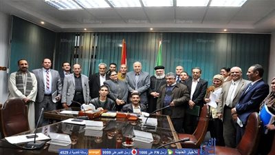 محافظ القليوبية يستقبل الأسر المهجرة من العريش (صور)