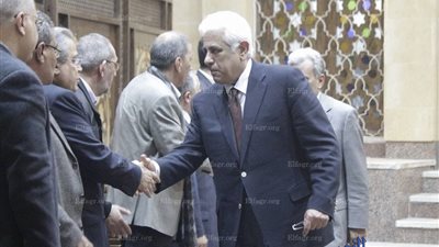 وزير التنمية يقدم واجب العزاء في زوجة جابر عصفور (صور)