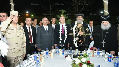 محافظ بني سويف يتسقبل البابا تواضروس في أولى زيارته للإيبارشية 