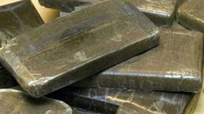 إحباط تهريب ٤٣ بلاطة حشيش بجبل الحشر بجازان