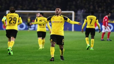 دورتموند يكتسح بنفيكا ويعبر إلى دور الـ8 بدوري أبطال أوروبا