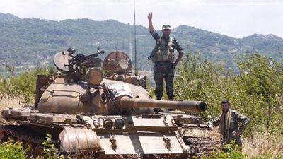 قوات الأسد تسيطر على مطار 