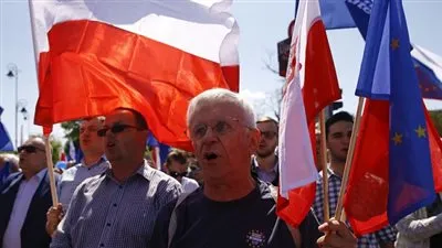 بولندا تبدأ معركة سياسية ضارية في القمة الأوروبية ببروكسل