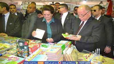 حلمى النمنم للجماعات الإرهابية: سنواجهكم بالثقافة ومعارض الكتب (صور)